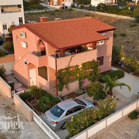 Apartment Tomek