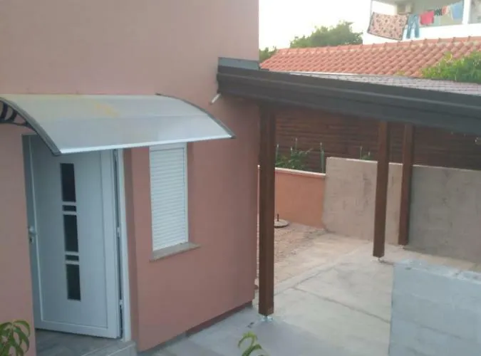 Tomek 公寓 *