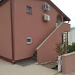 Tomek Apartman Vir