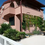 Apartman Tomek *