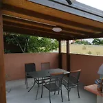 Apartman Tomek Vir